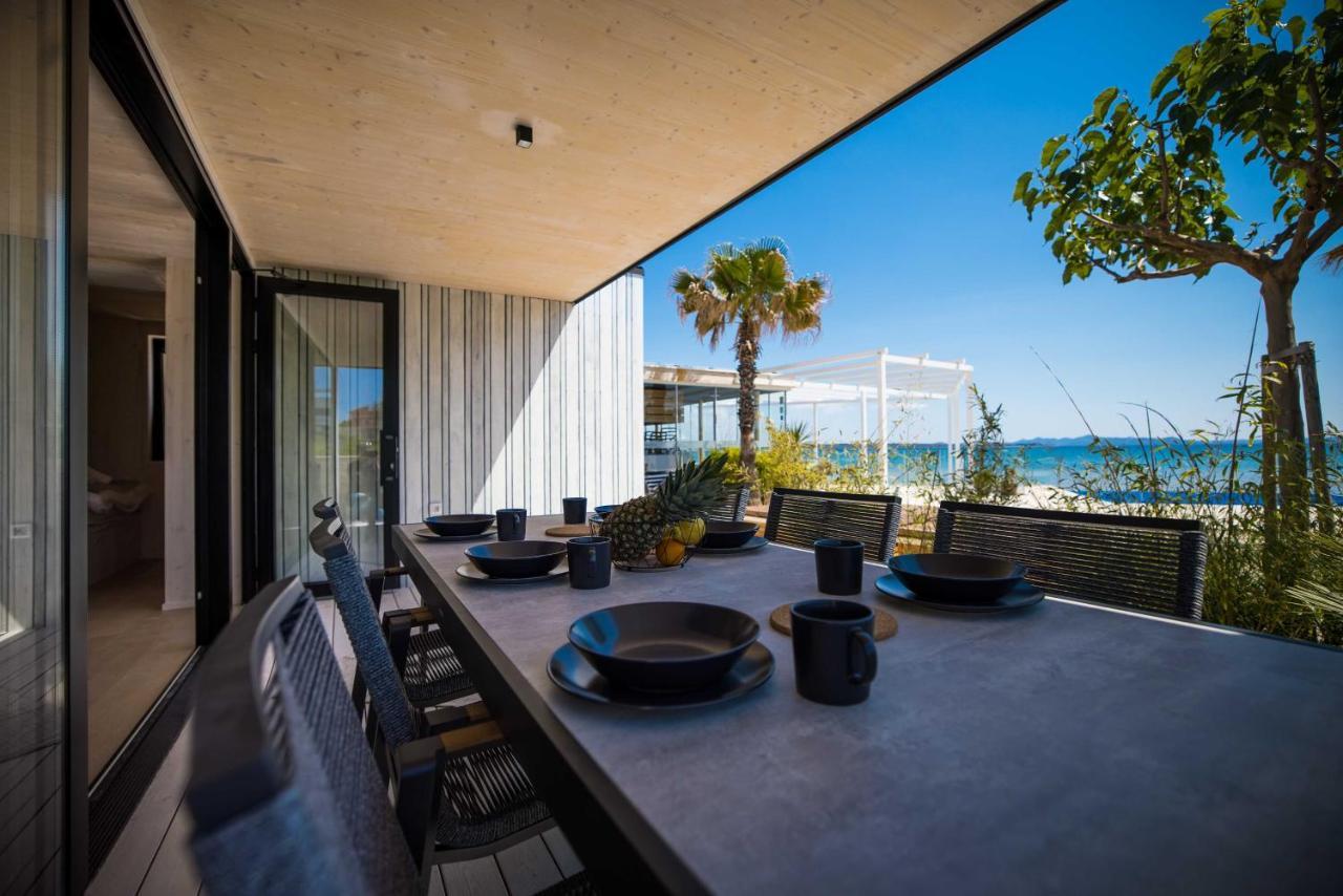 Arcadia Eco-Luxe Mobile Homes With Infinity Pool By Oiko Collection Privlaka  Exterior photo